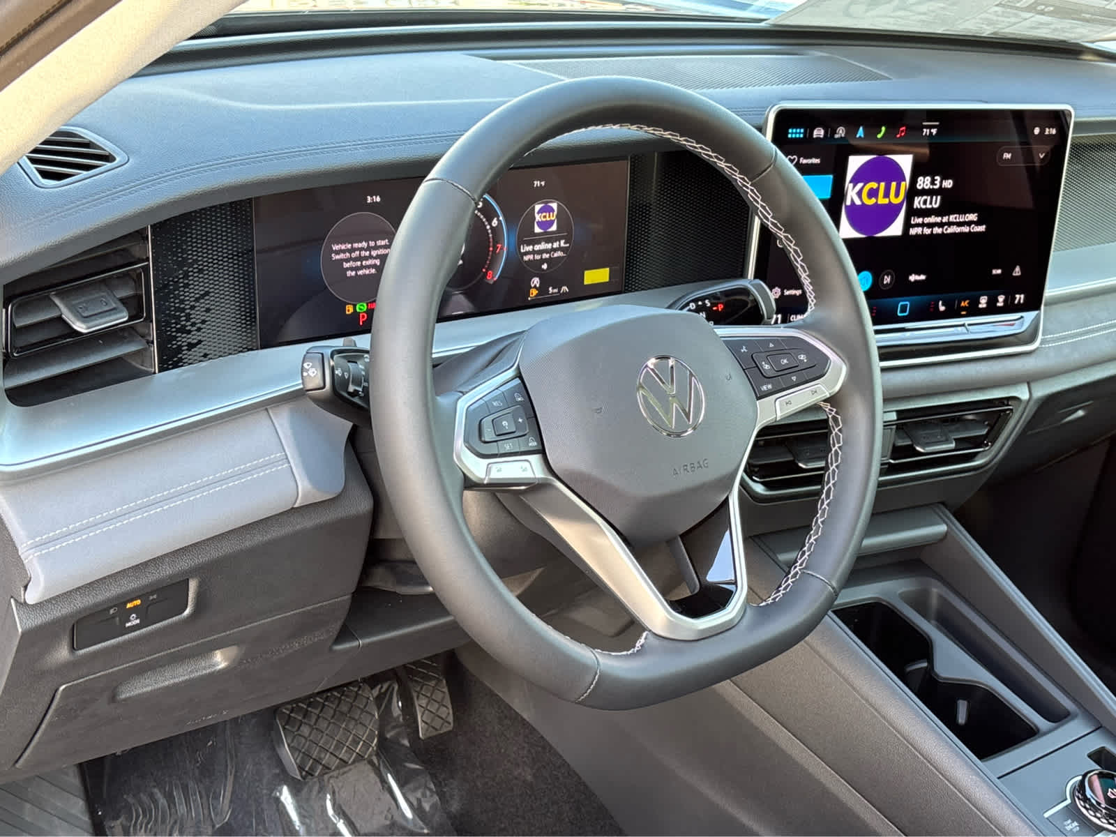 2025 Volkswagen Tiguan SE photo 10