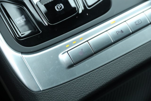 2025 Kia Carnival EX photo 4