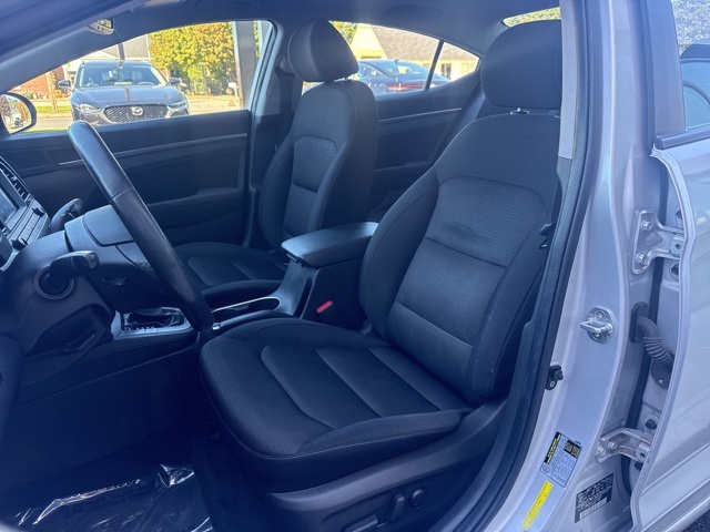 2017 Hyundai Elantra Value Edition photo 4