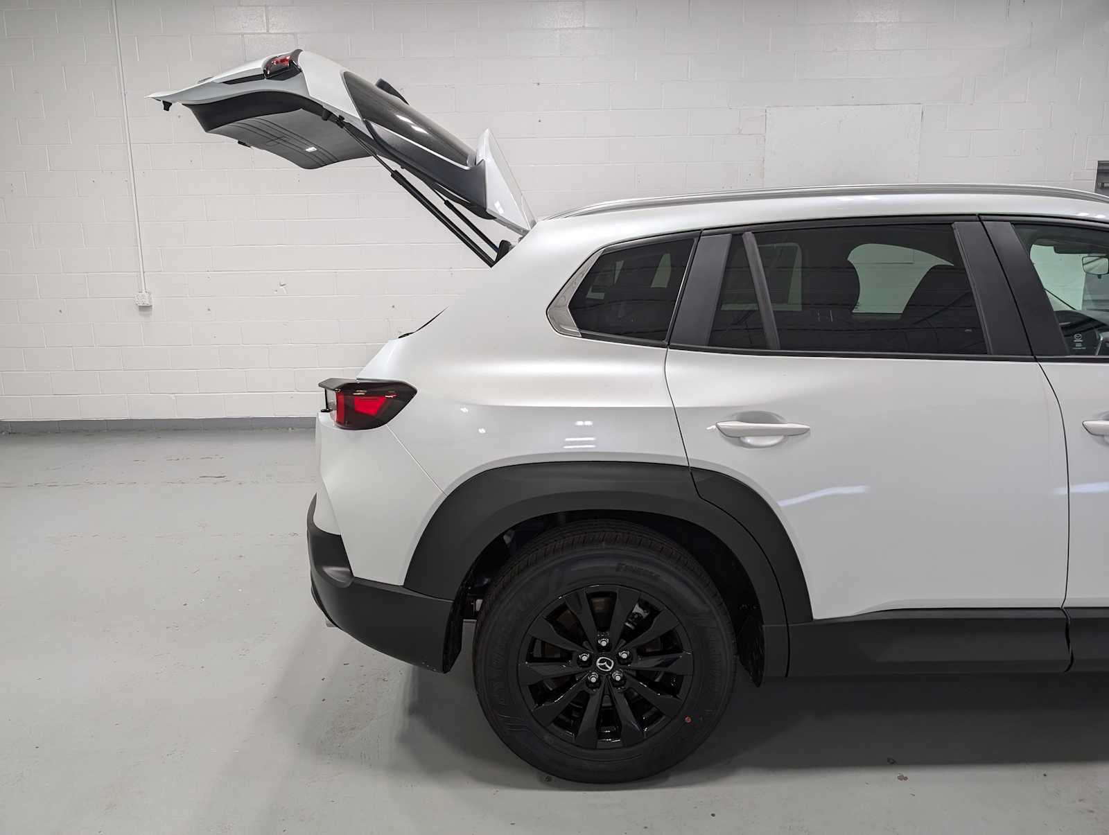 2025 Mazda CX-50 2.5 Select photo 7
