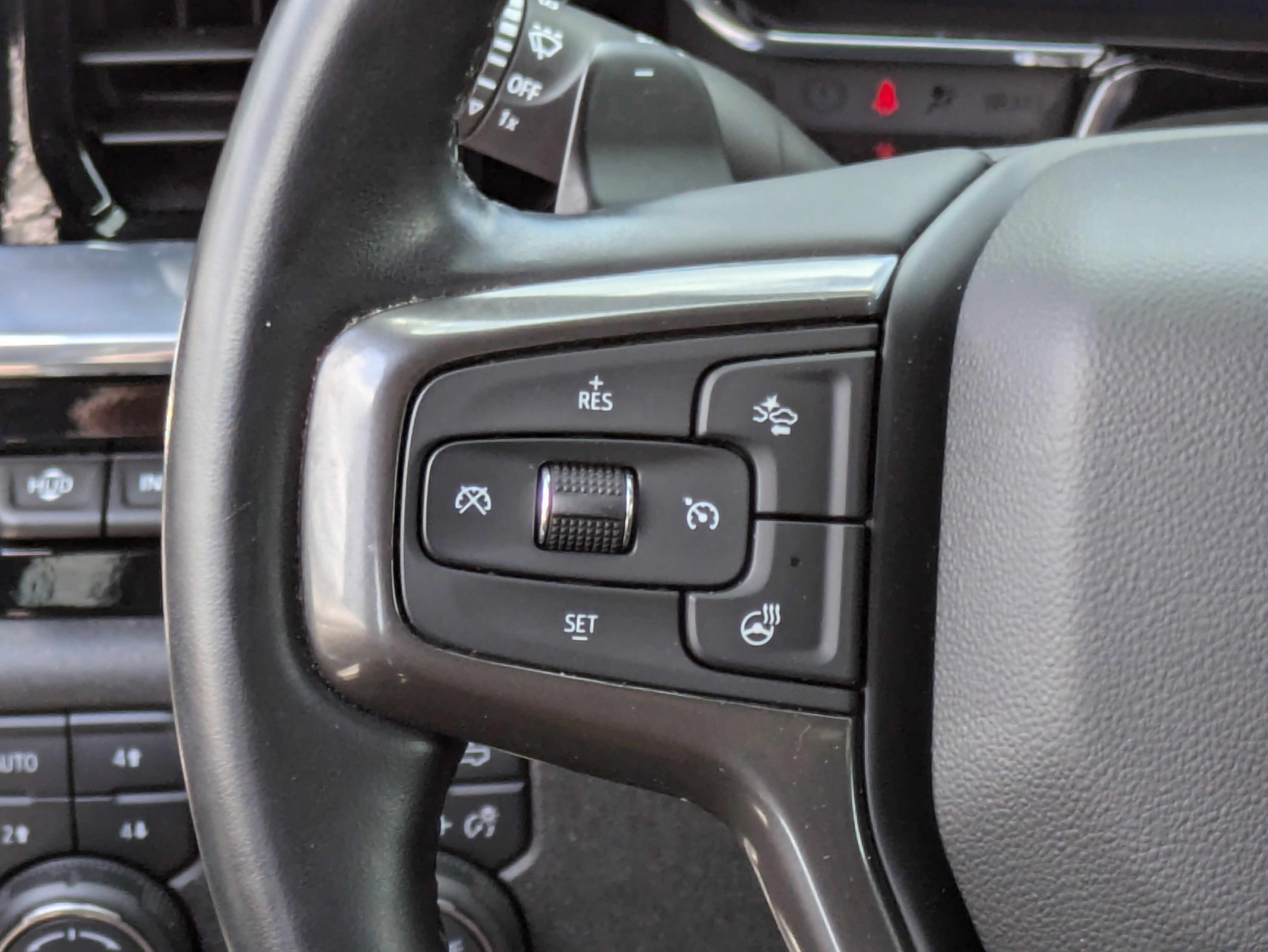2023 Chevrolet Silverado 1500 High Country photo 9