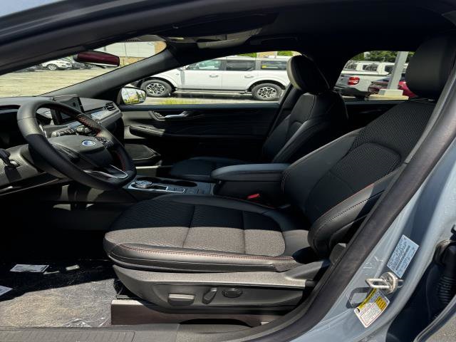 2025 Ford Escape ST-Line photo 10