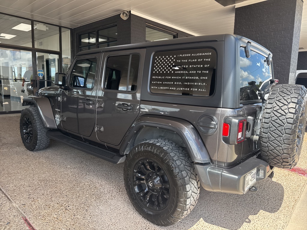 2022 Jeep Wrangler Unlimited Sahara photo 2
