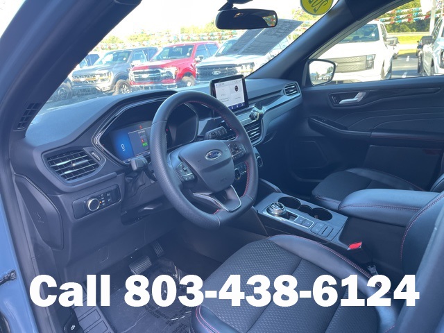 2025 Ford Escape ST-Line photo 4