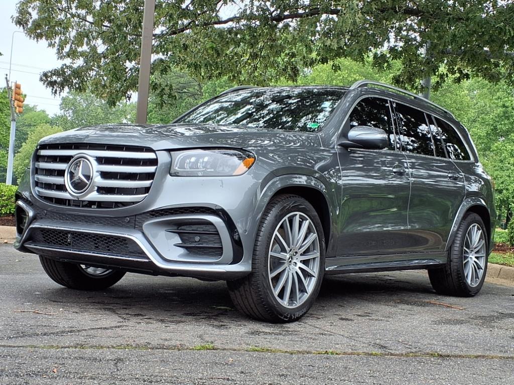 2025 Mercedes Benz GLS 450 4MATIC photo 4