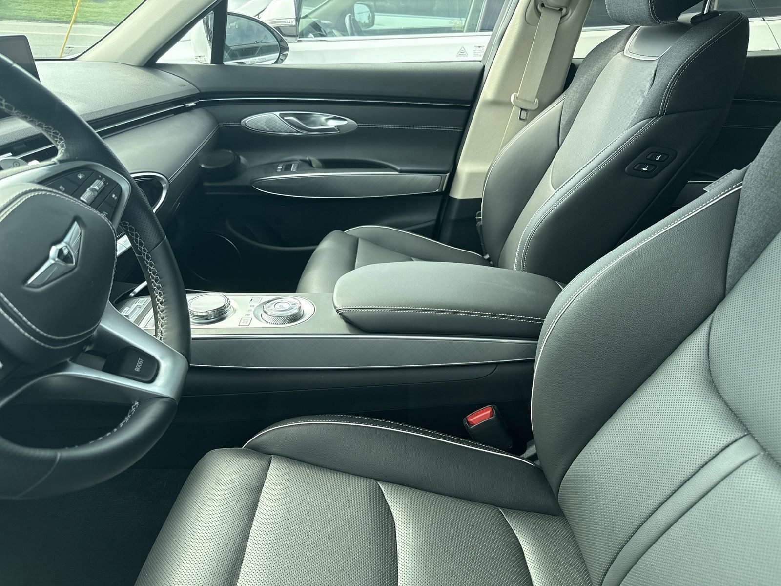 2024 Genesis Electrified GV70 Advanced photo 6