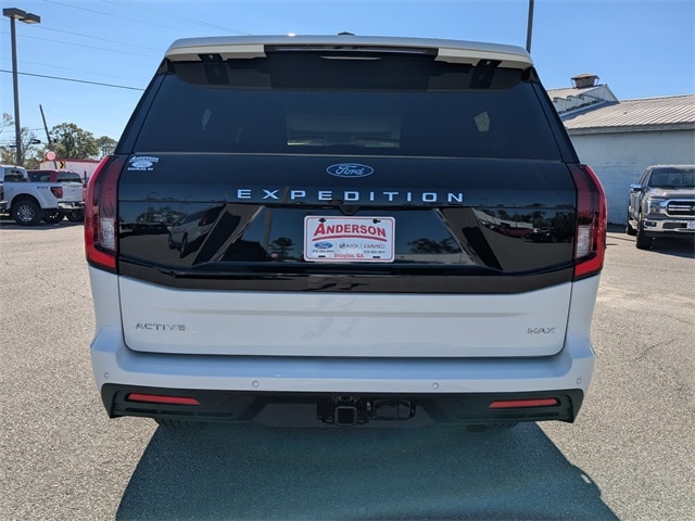 2025 Ford Expedition MAX photo 4