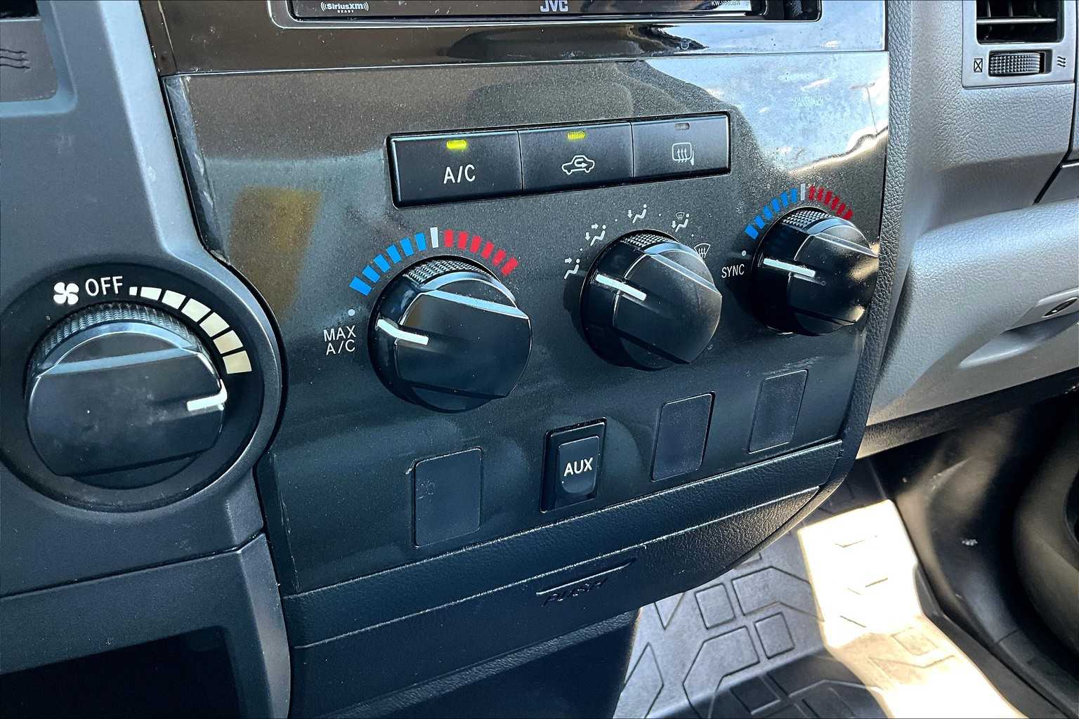 2013 Toyota Tundra Double Cab photo 31