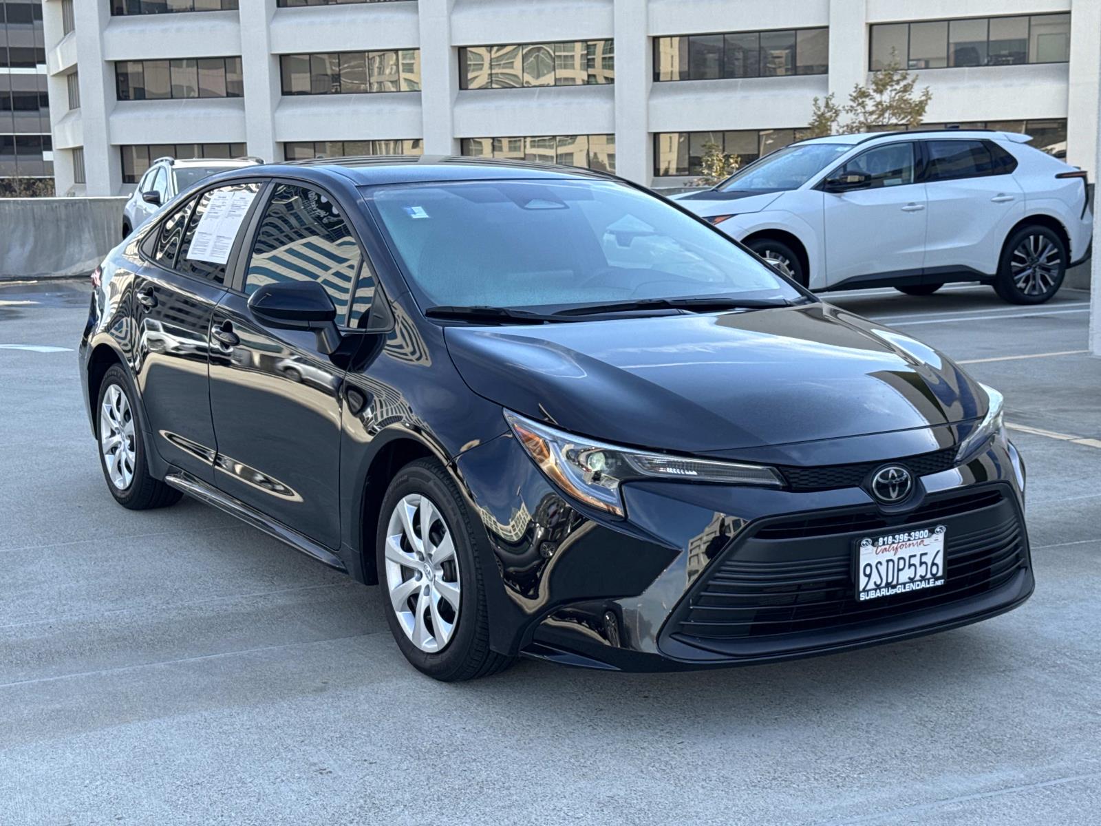 2025 Toyota Corolla LE photo 3