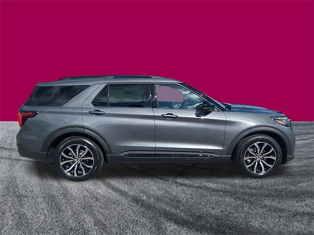 2026 Ford Explorer ST-Line photo 3