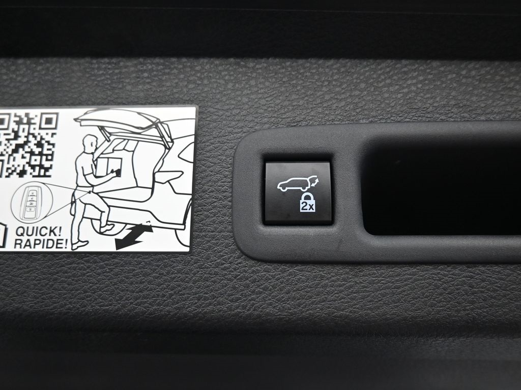 2024 Toyota Sienna XSE photo 29