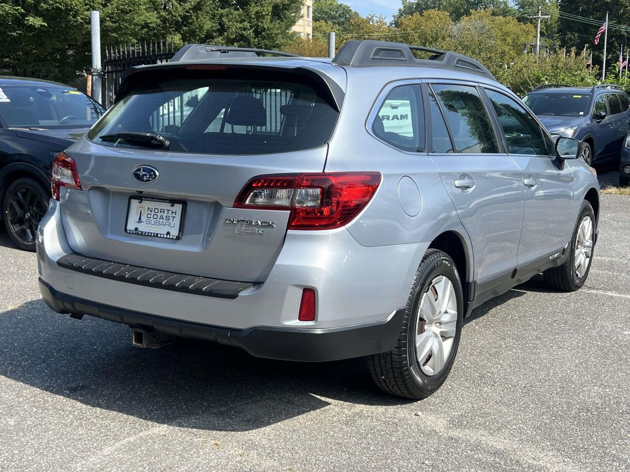 2015 Subaru Outback 2.5i photo 2