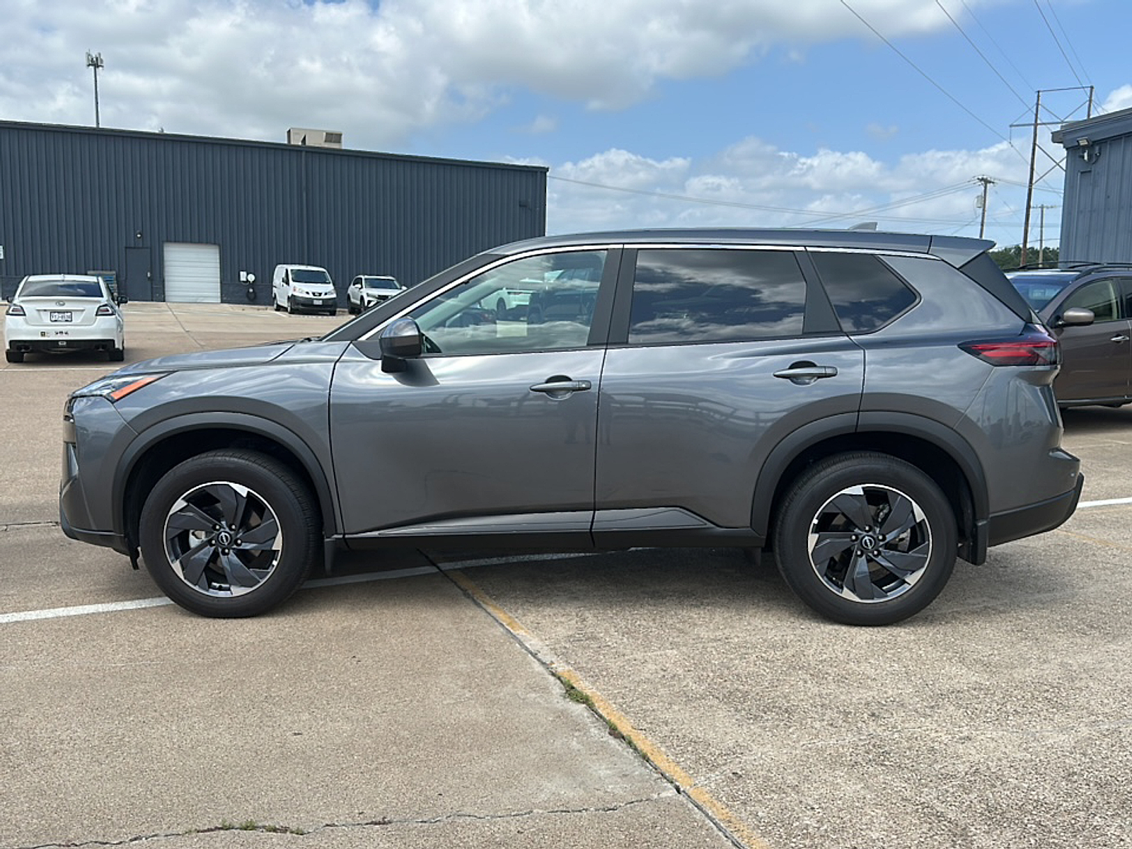 Certified Used 2025 Gun Metallic Nissan SV FWD image 5