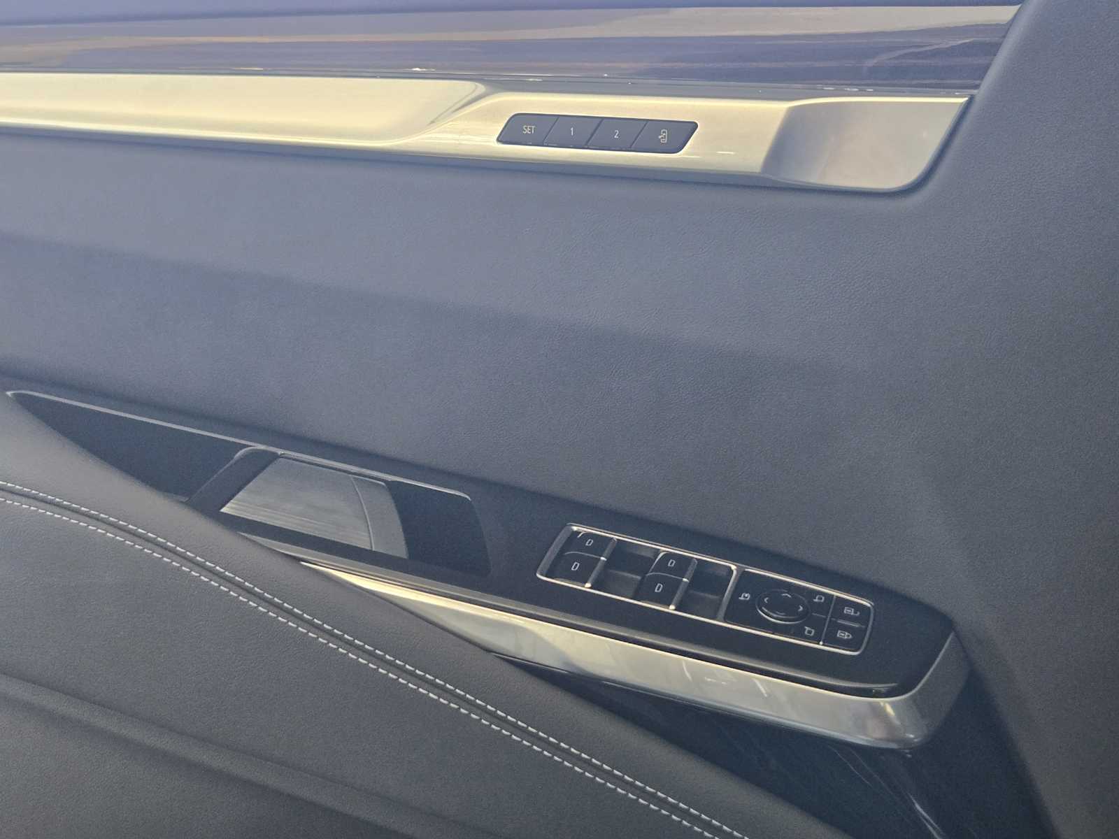 2025 Cadillac Escalade Premium Luxury photo 14