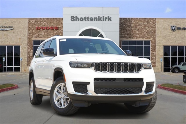 2025 Jeep Grand Cherokee L Laredo's photo