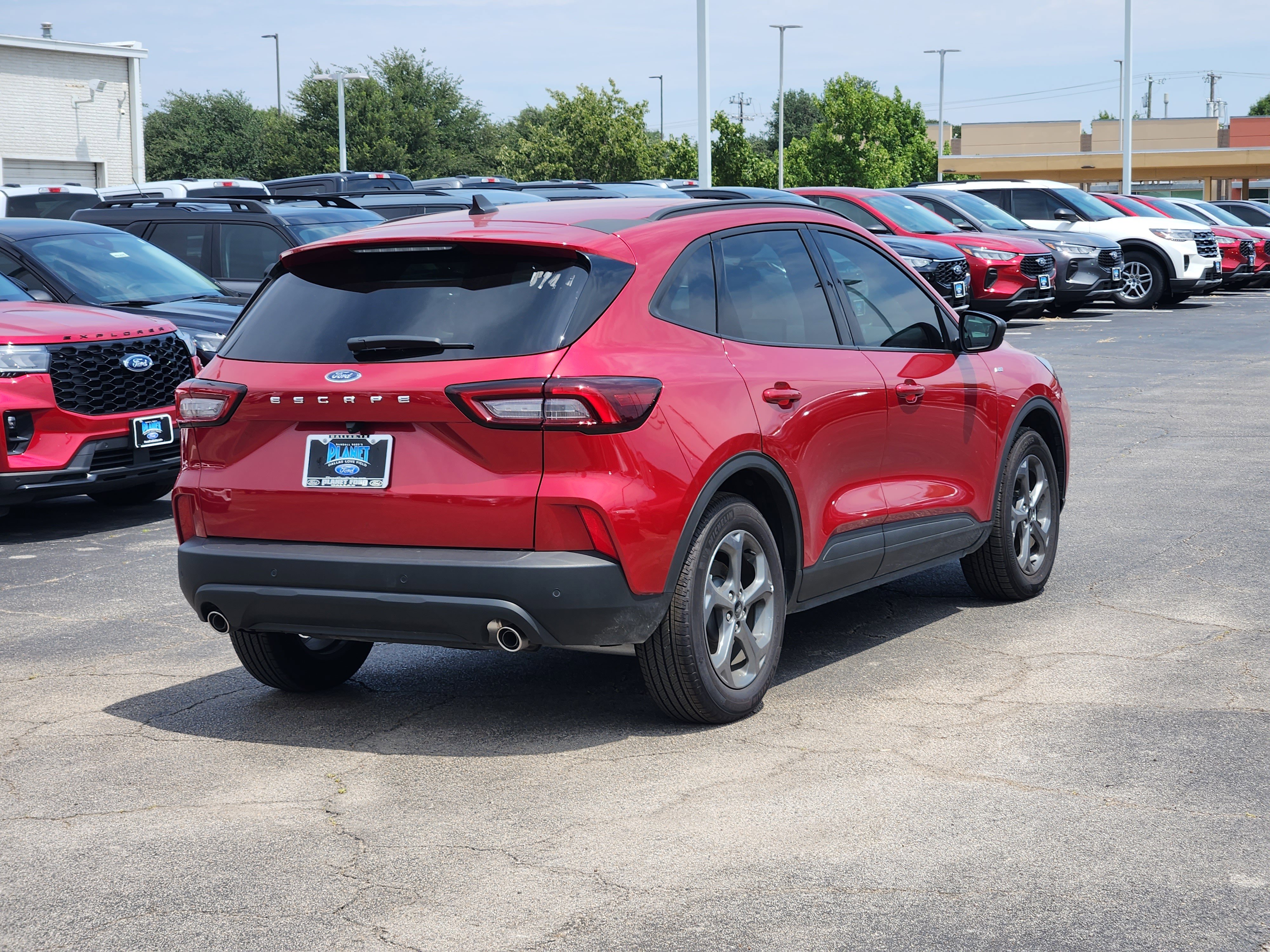New 2025 Rapid Red Metallic Tinted Cc Ford ST-Line image 4