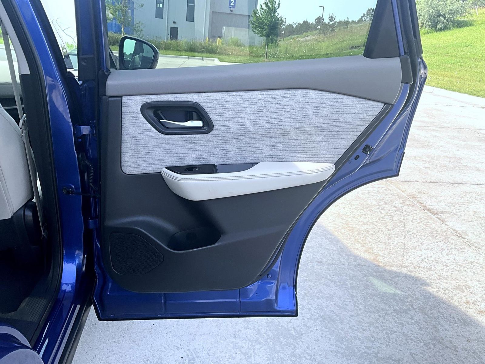 2021 Nissan Rogue SV photo 21