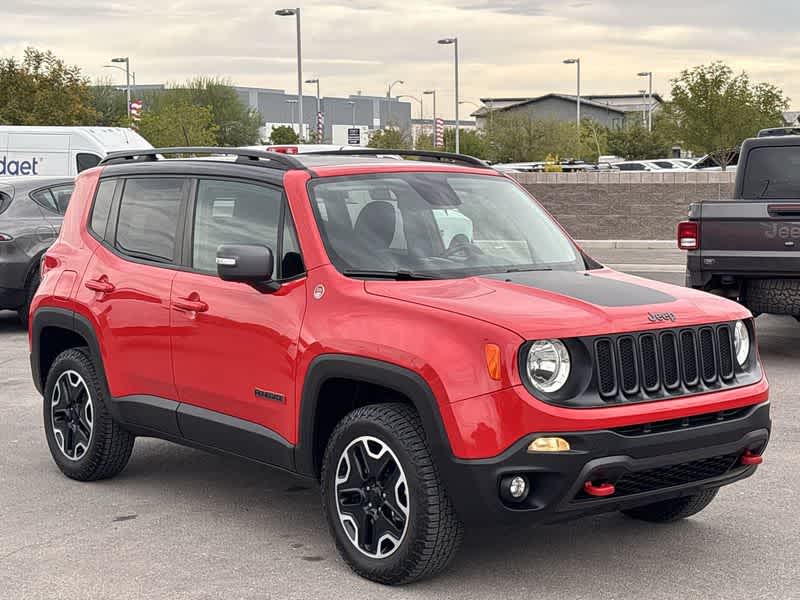 2016 Jeep Renegade Trailhawk photo 2