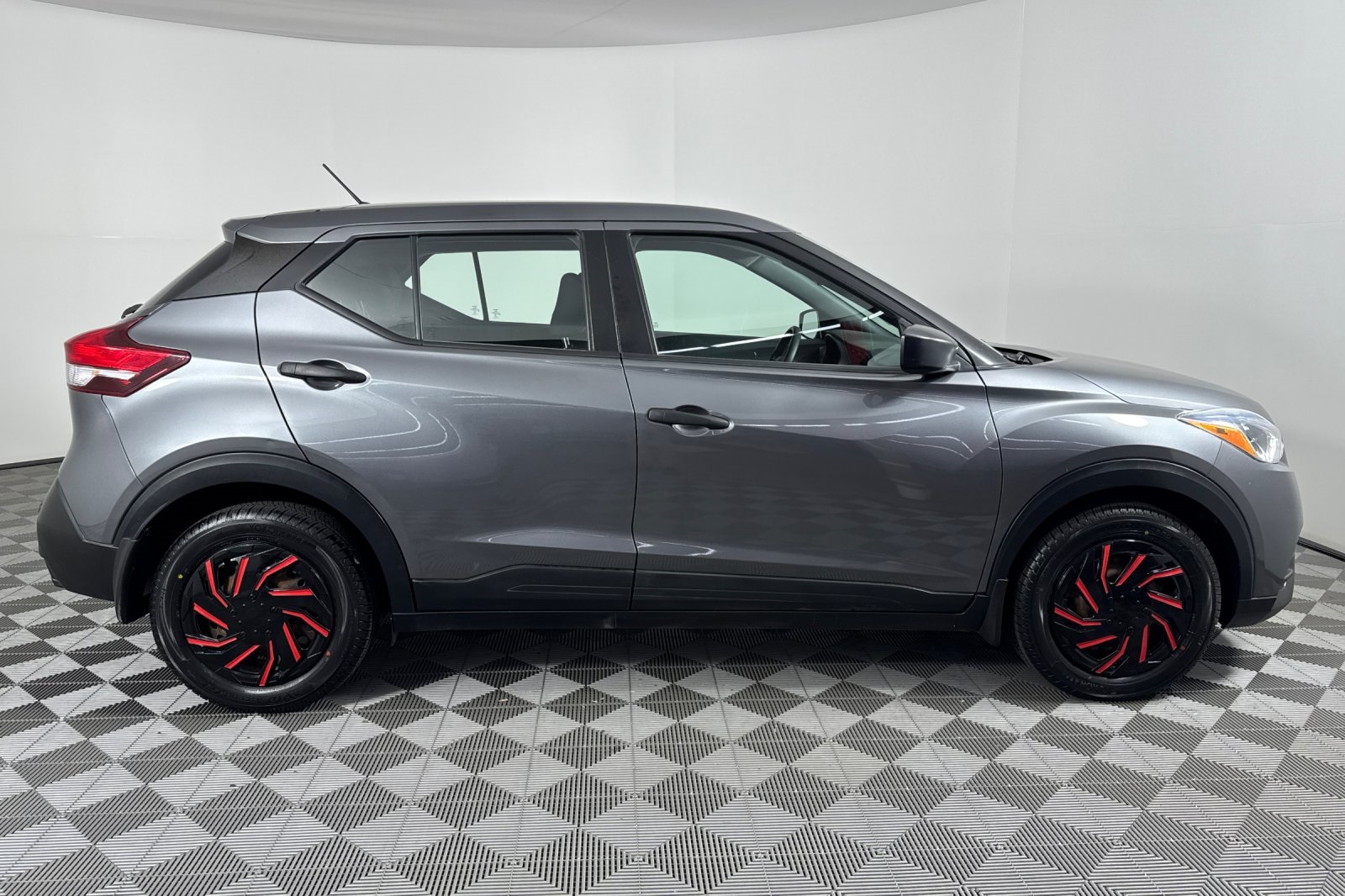 2020 Nissan Kicks S photo 3
