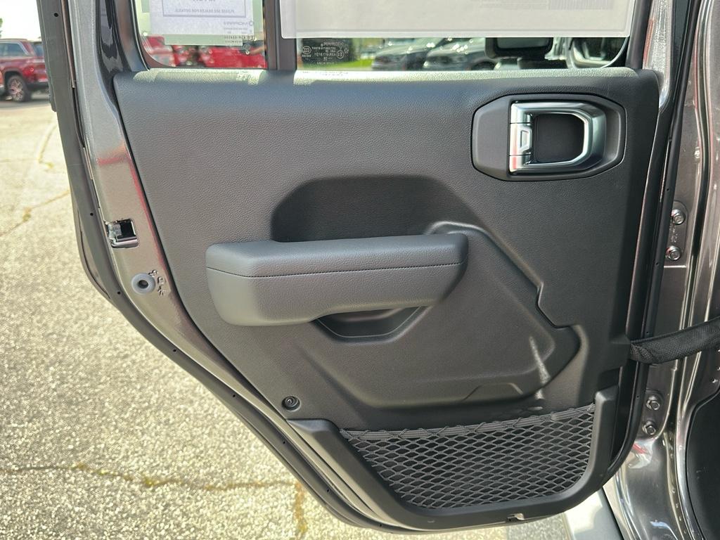 2025 Jeep Gladiator Mojave photo 15