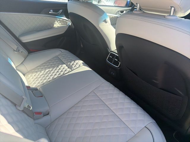 2025 Genesis G70 3.3T Sport Advanced photo 9