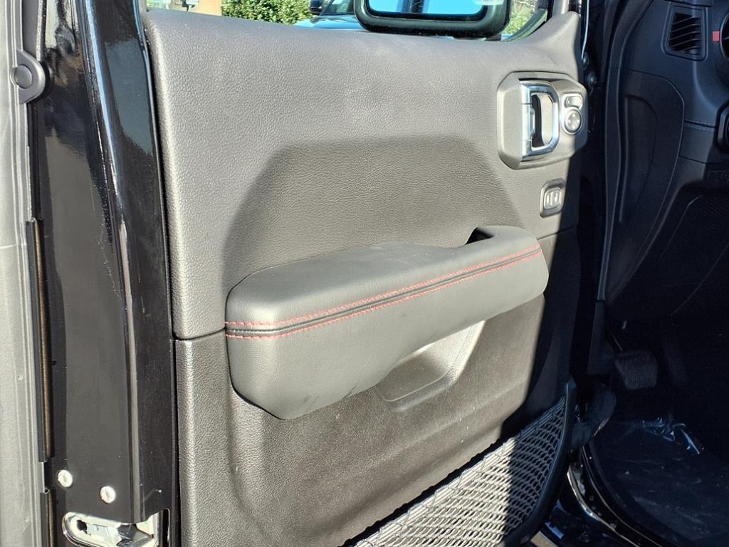 2025 Jeep Wrangler Rubicon photo 4