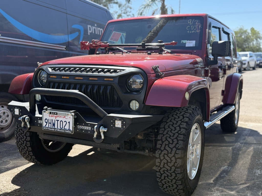2012 Jeep Wrangler Unlimited Sahara photo 2