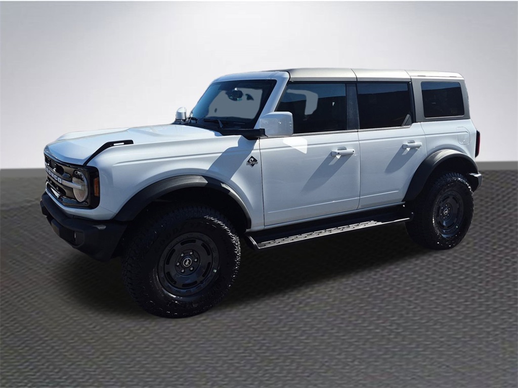 2025 Ford Bronco Outer Banks photo 2