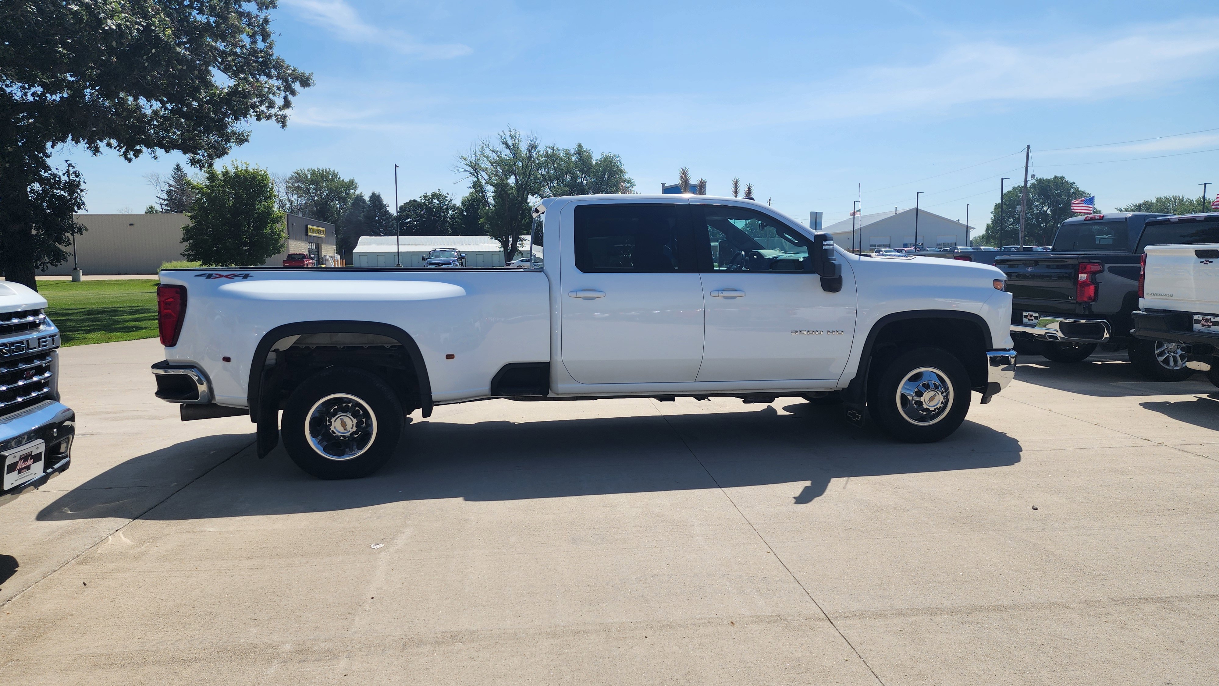 2024 Chevrolet Silverado 3500HD LT photo 5