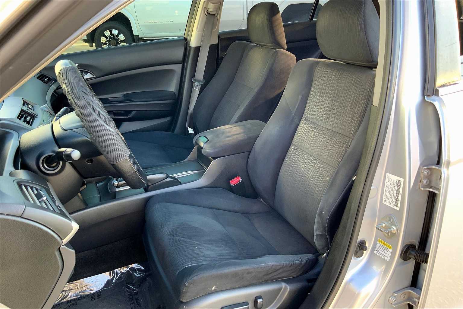 2011 Honda Accord LX-P photo 6