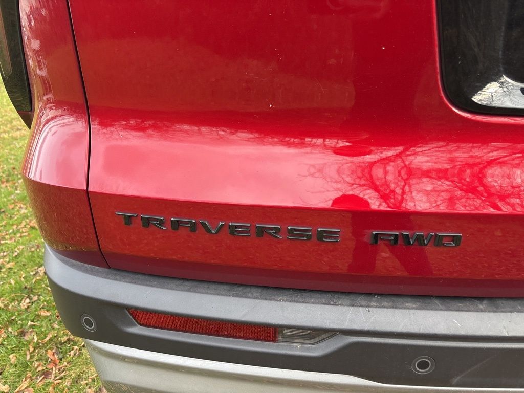 2025 Chevrolet Traverse Z71 photo 4