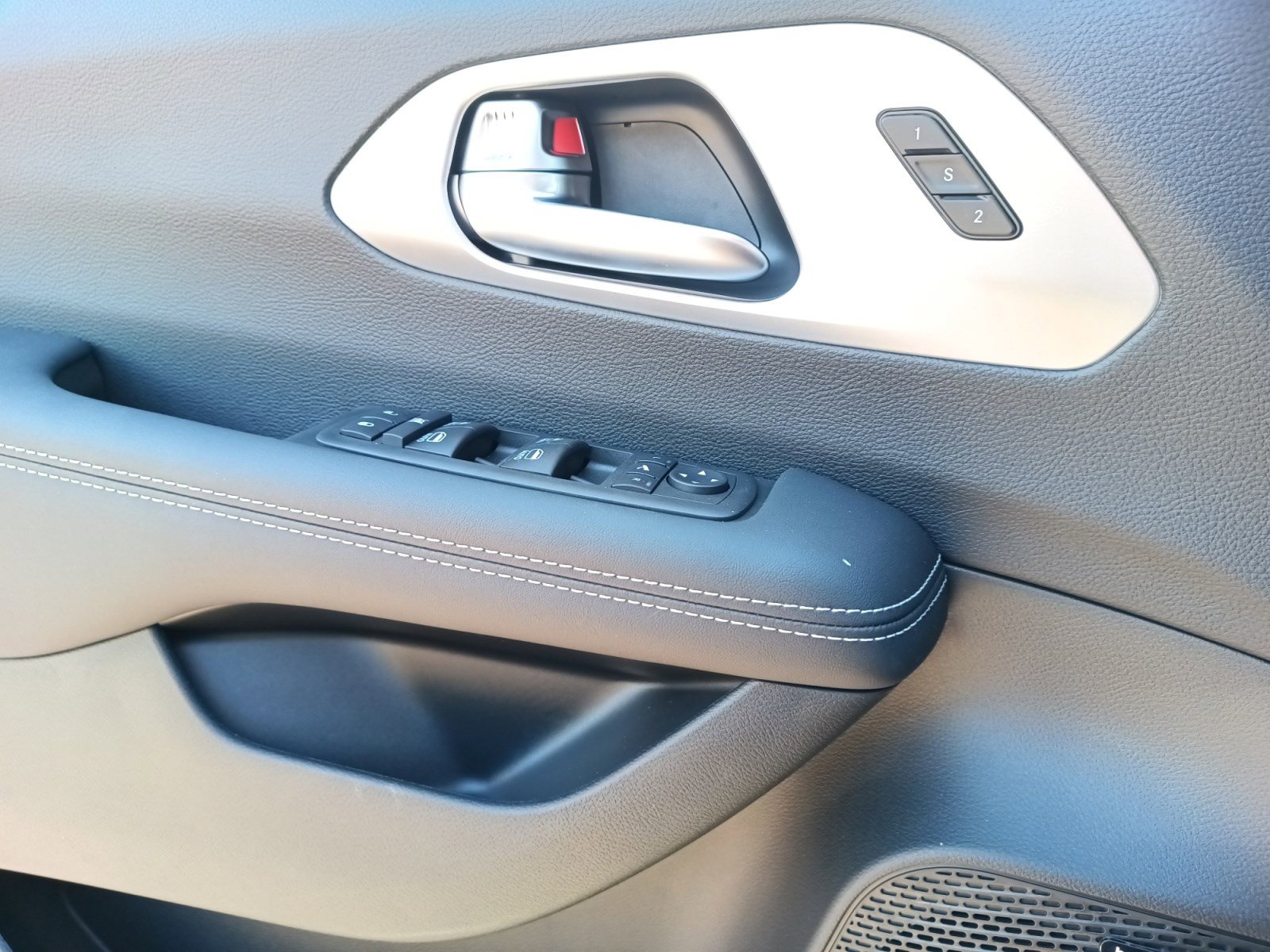 2025 Chrysler Pacifica Limited photo 25