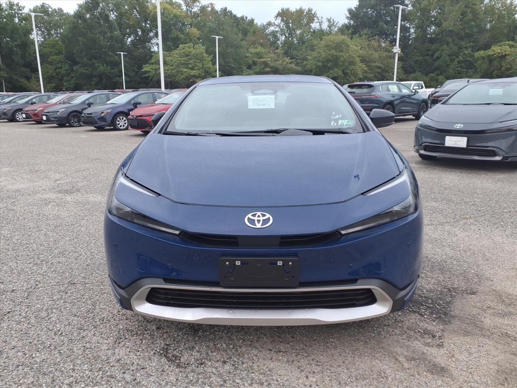 2026 Toyota Prius Plug-in Hybrid SE photo 2