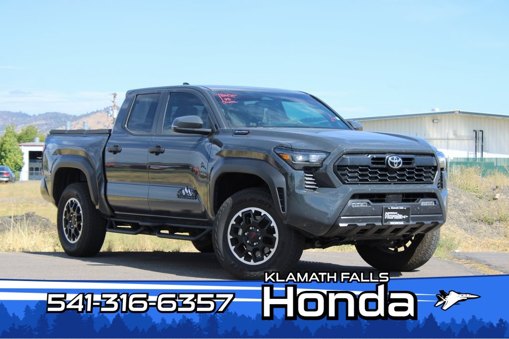 2024 Toyota Tacoma TRD Off Road's photo