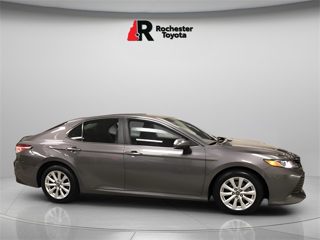 2018 Toyota Camry LE photo 2
