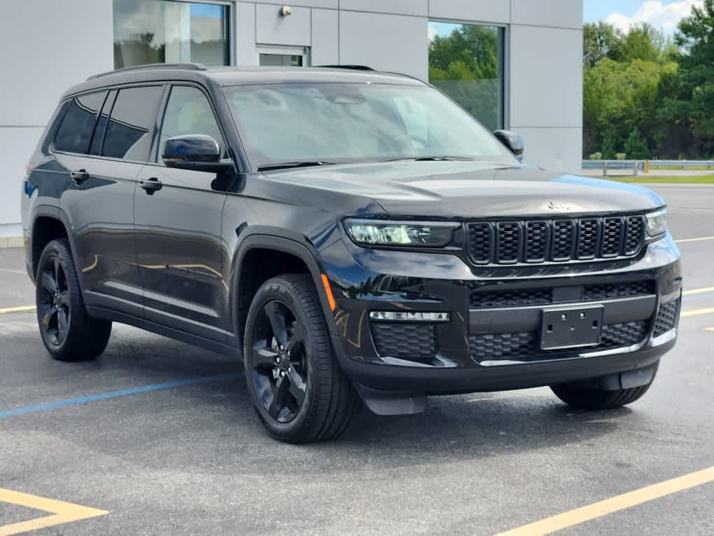 2024 Jeep Grand Cherokee Limited photo 2