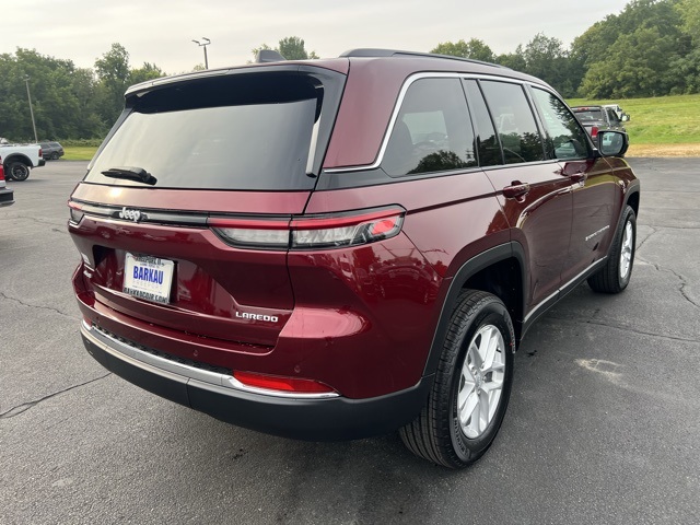 2025 Jeep Grand Cherokee Laredo X photo 2