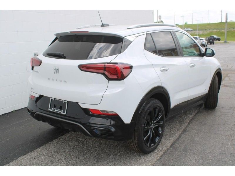 2025 Buick Encore GX Sport Touring photo 4