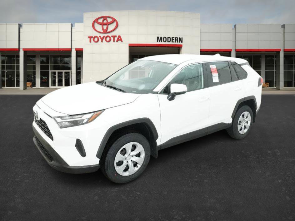 2025 Toyota RAV4 LE's photo