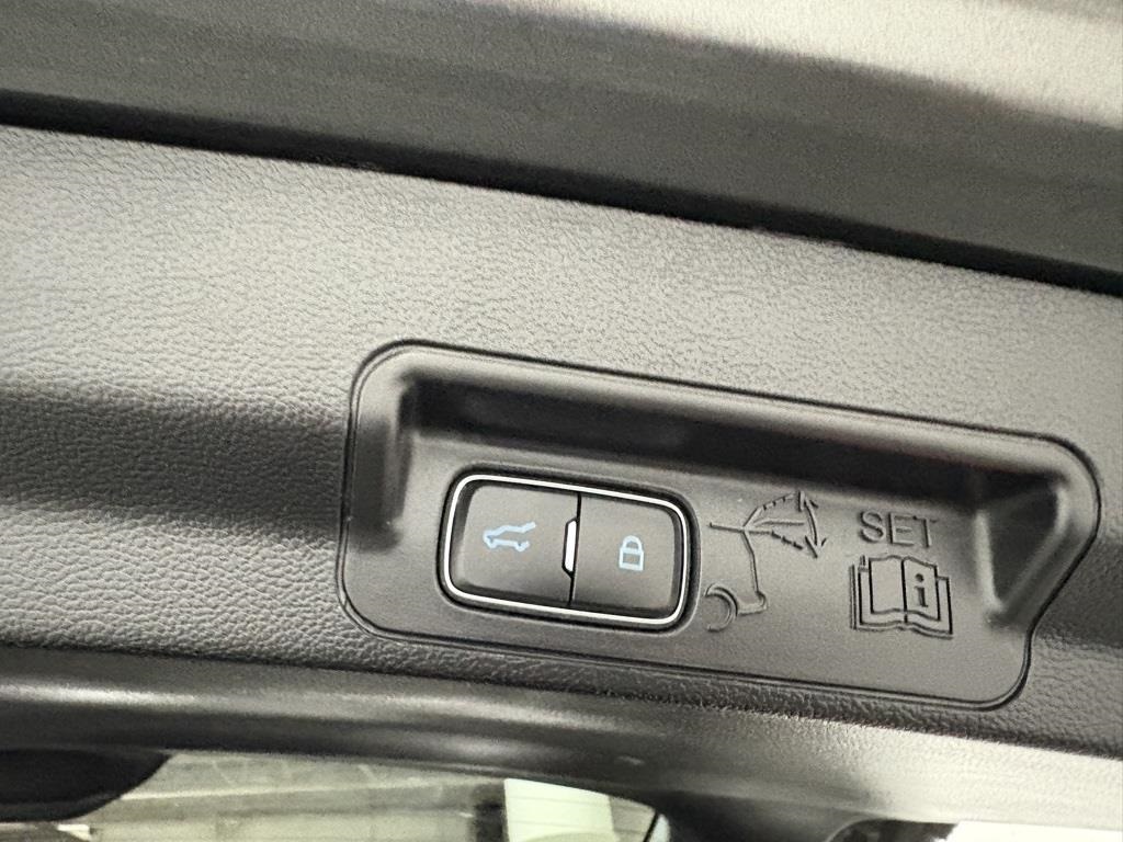 2020 Ford Explorer Limited photo 38
