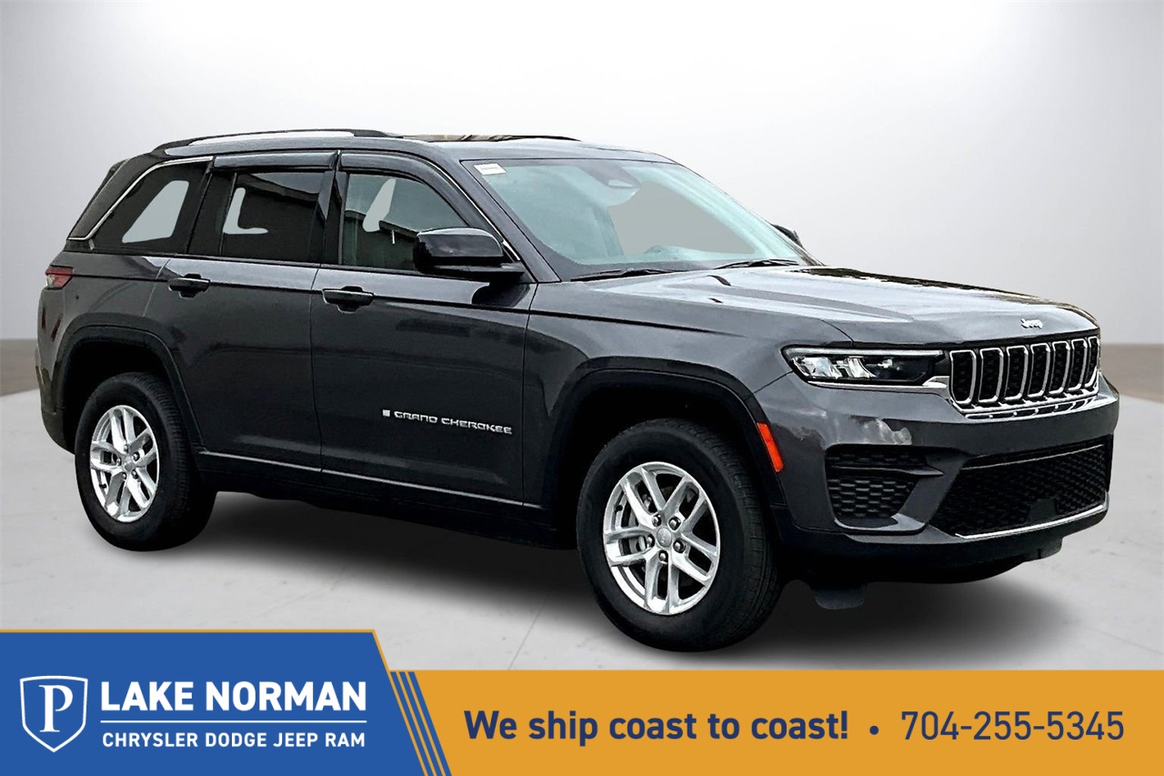 2024 Jeep Grand Cherokee Laredo's photo