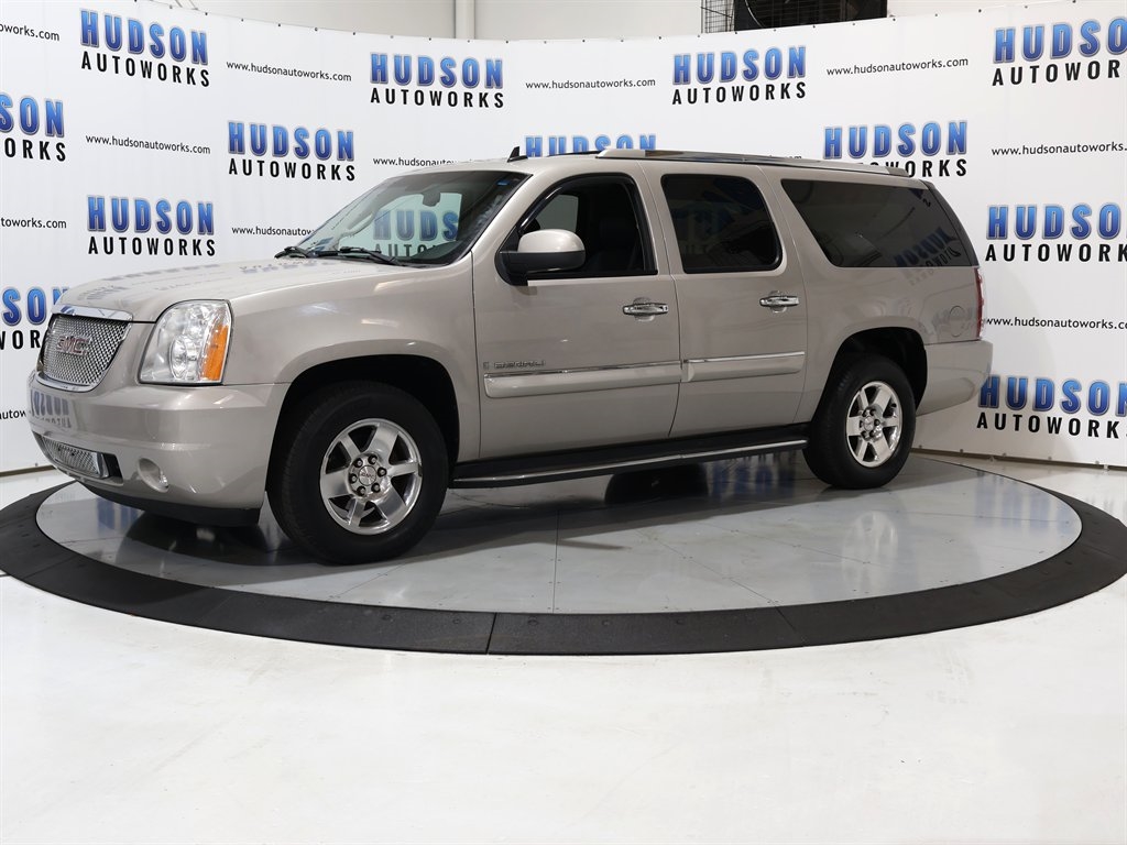 2008 Gmc Yukon XL SLT photo 2