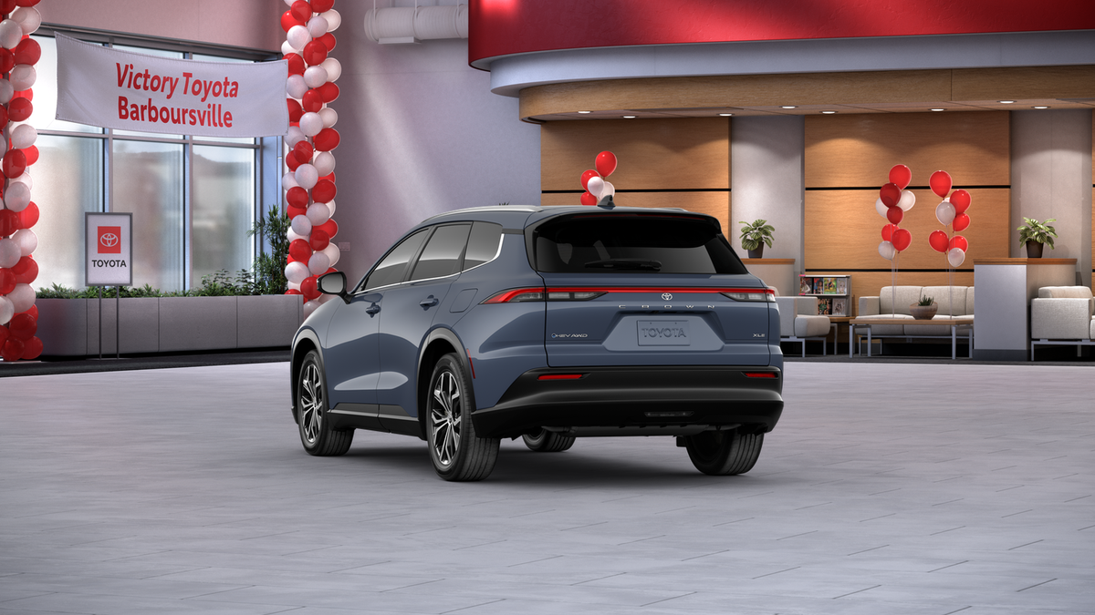 2025 Toyota Crown Signia XLE photo 5