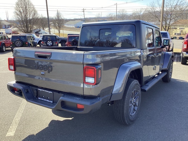 2025 Jeep Gladiator Sport S photo 5