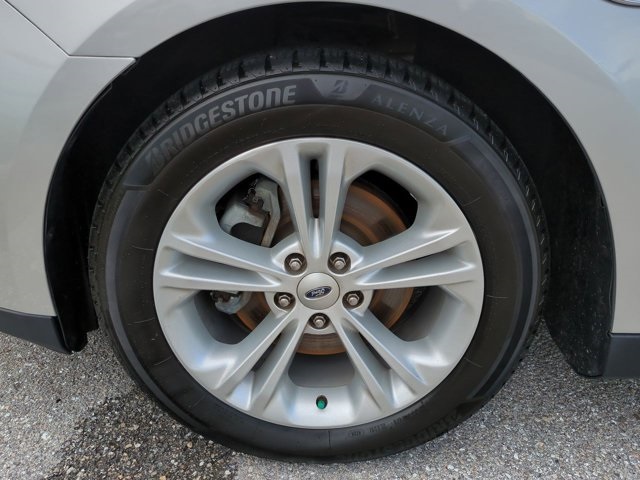 2018 Ford Taurus SE photo 8