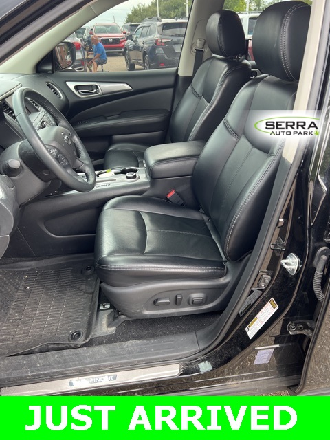 2018 Nissan Pathfinder SL photo 5