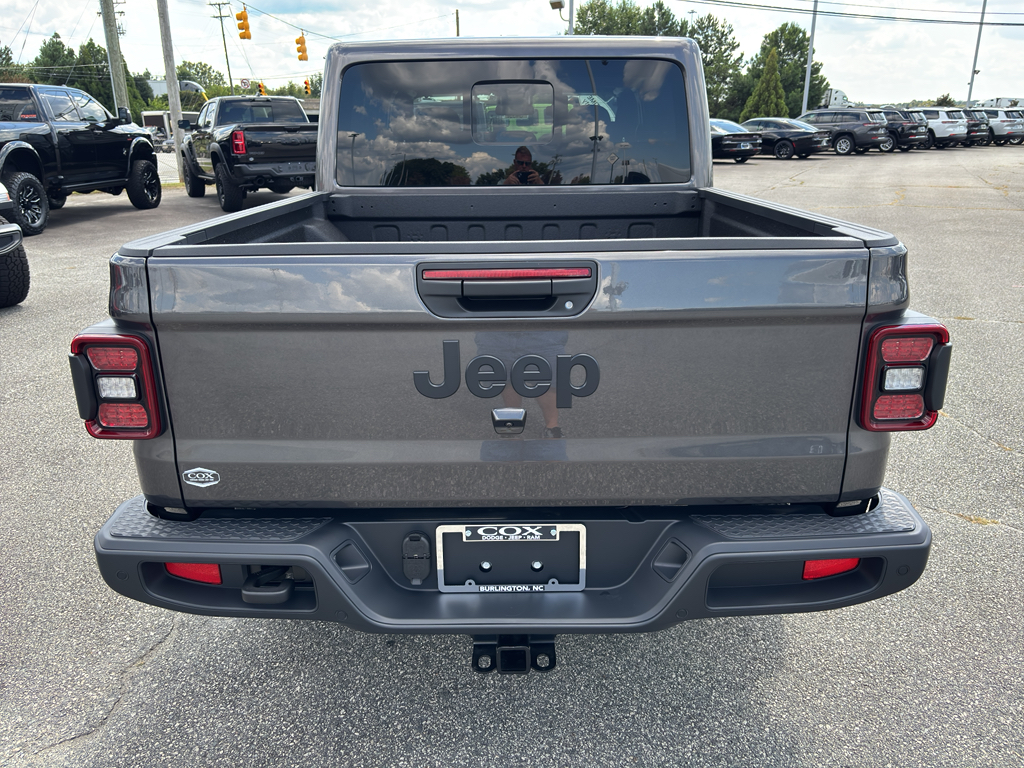 2025 Jeep Gladiator Sport photo 3
