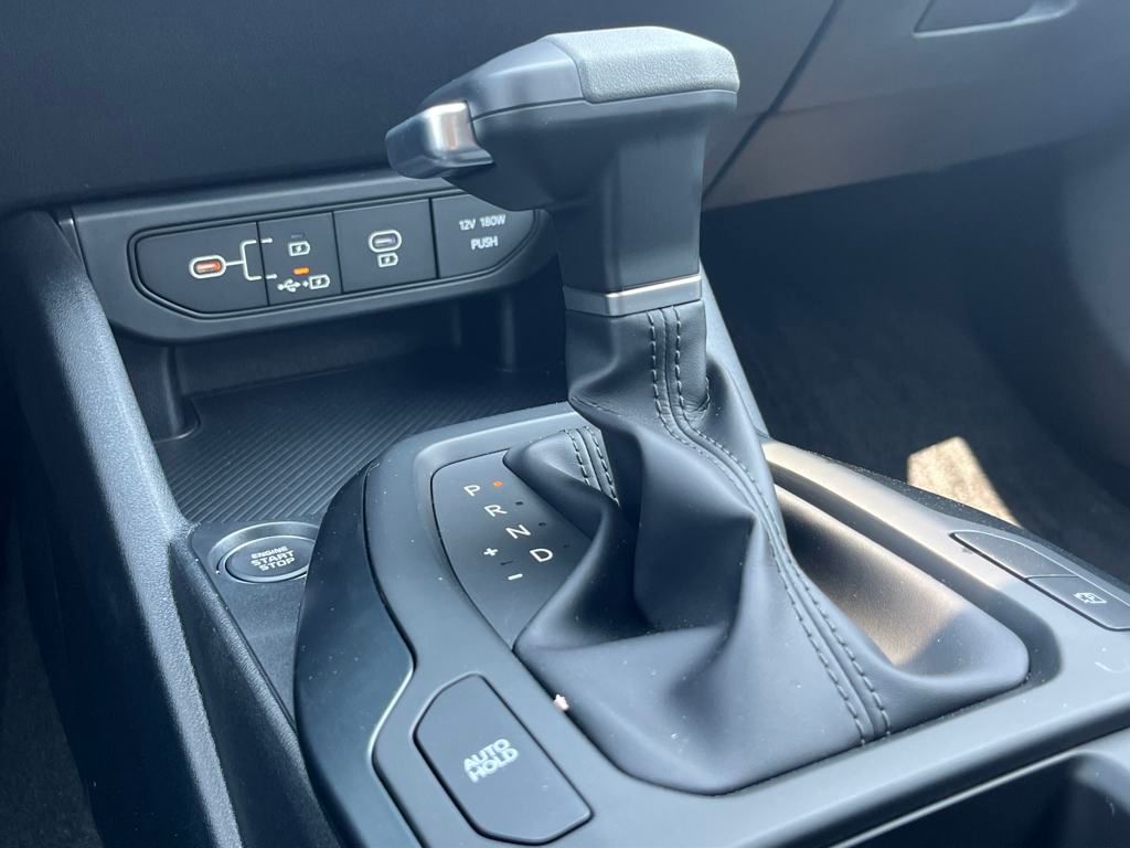 2025 Kia K4 LXS photo 26