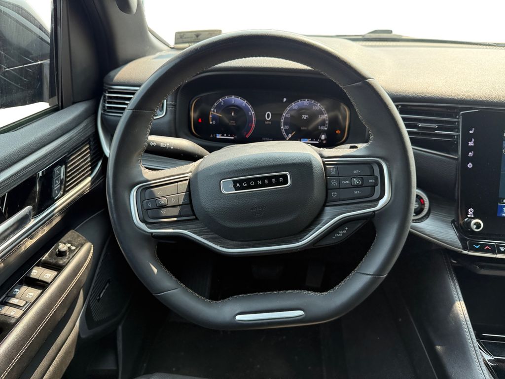 2023 Jeep Wagoneer L Series II photo 12