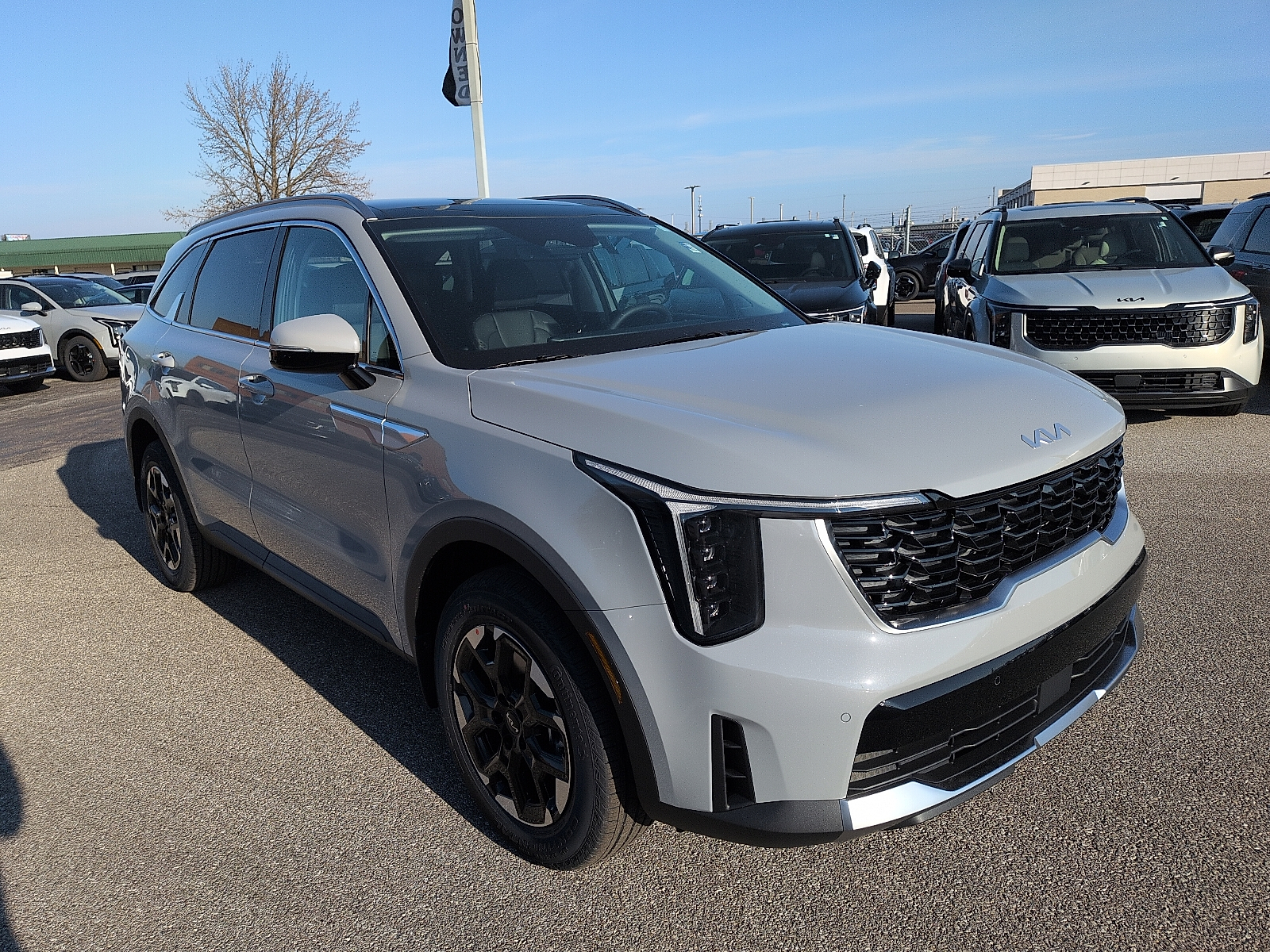 2026 Kia Sorento S's photo